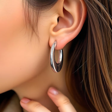 Silver hoop earrings
Amalfa jewellery